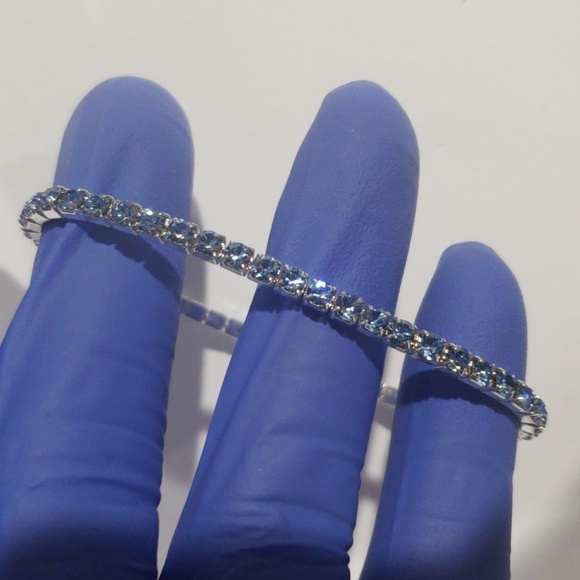 Elegant Silver tone Blue Color Stones Stretchy Bracelet Women's Fashion Jewelry - Picture 5 of 6